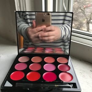 ✨NIB✨ ISH Lipstick palette